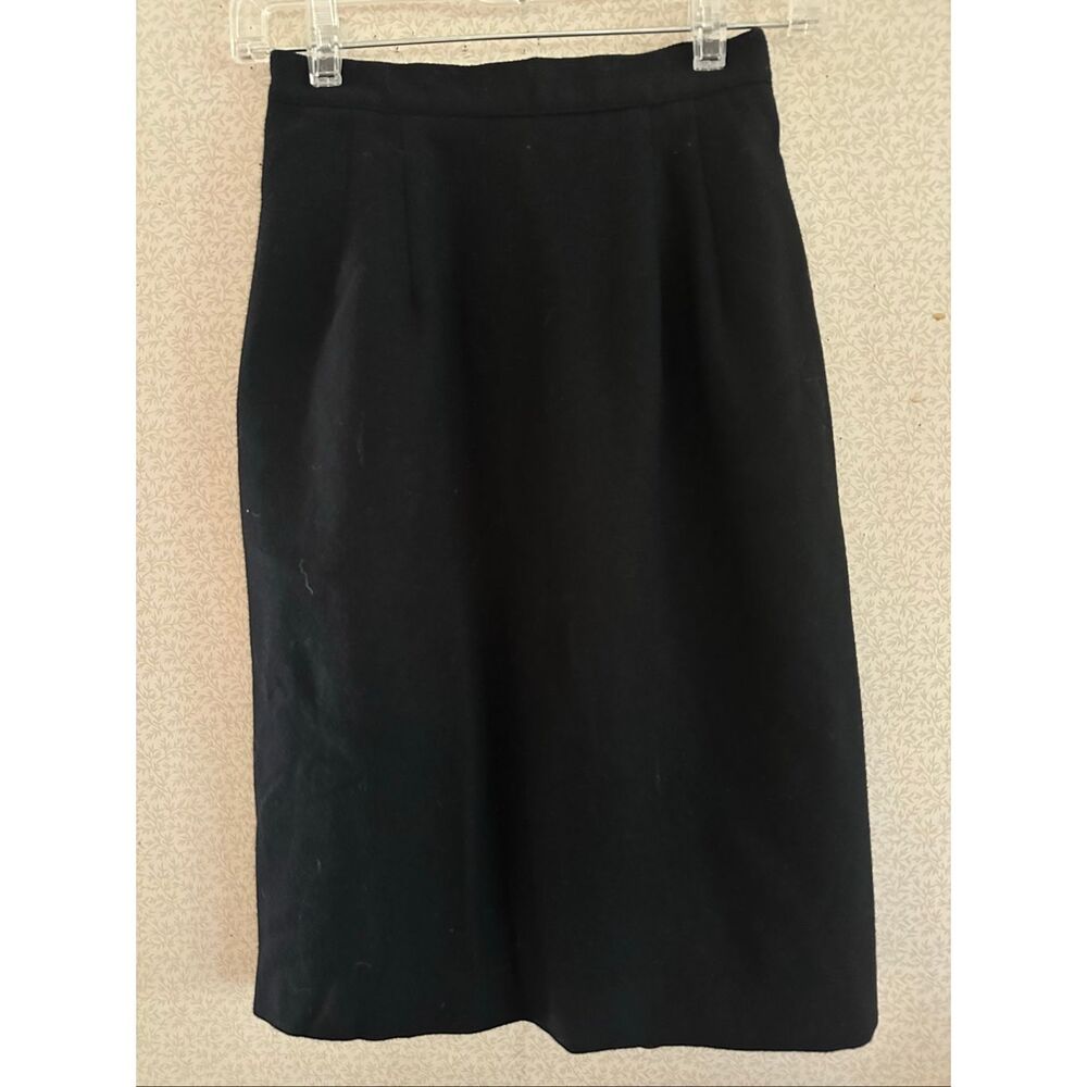 100% wool Briggs mini skirt